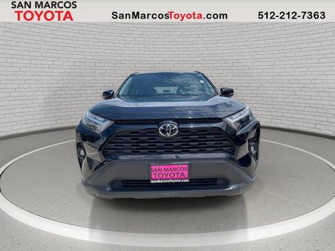 Used 2022 Toyota RAV4 XLE Premium FWD image 9