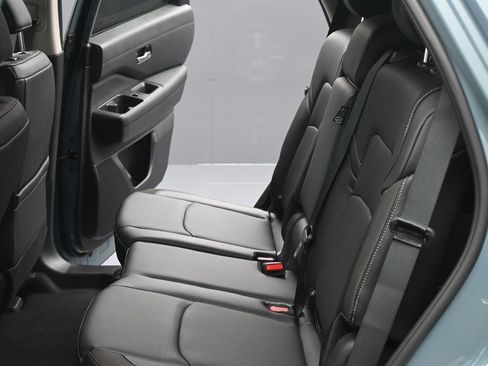 New 2026 Nissan Pathfinder SL AWD/4WD image 21