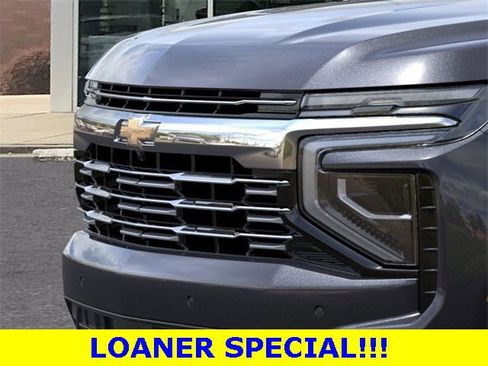 New 2025 Chevrolet Suburban Premier image 13