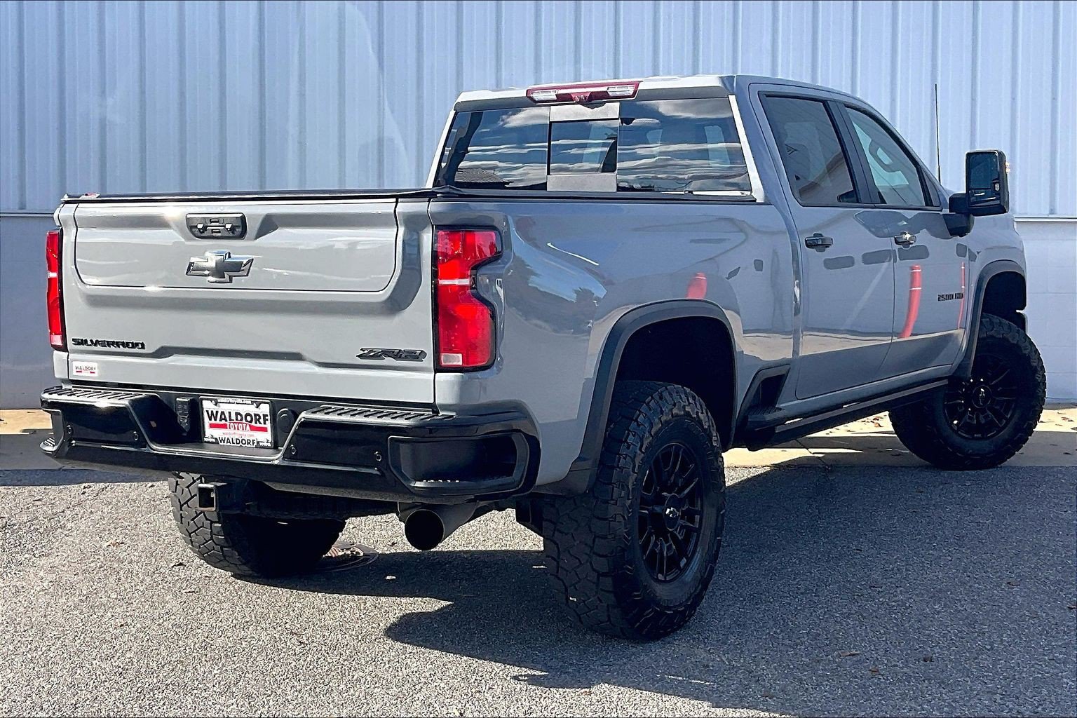 Used 2024 Chevrolet Silverado 2500 ZR2 w/ Technology Package AWD/4WD image 17
