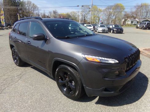 Used 2017 Jeep Cherokee High Altitude image 4