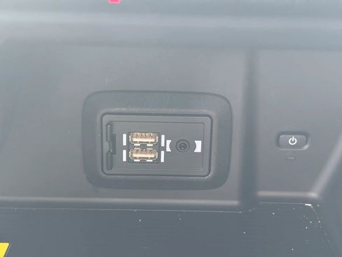 Used 2021 Toyota Venza Limited image 25