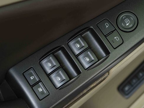 Used 2016 Chevrolet Tahoe LT RWD image 34