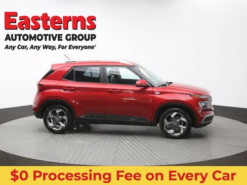 Used 2023 Hyundai Venue Limited FWD image 46