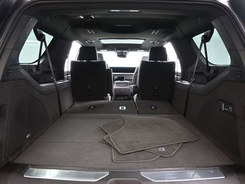 Used 2025 Cadillac Escalade ESV Premium Luxury image 50