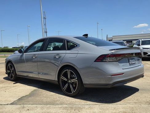 Used 2025 Honda Accord Sport image 6