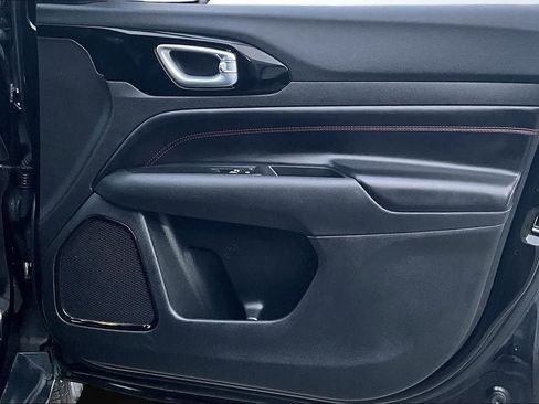 Used 2024 Jeep Compass Trailhawk image 29