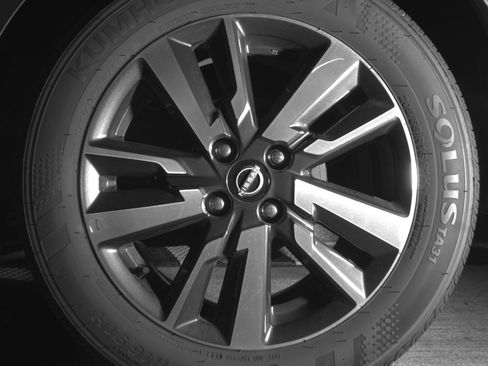 Used 2025 Nissan Versa SV image 14