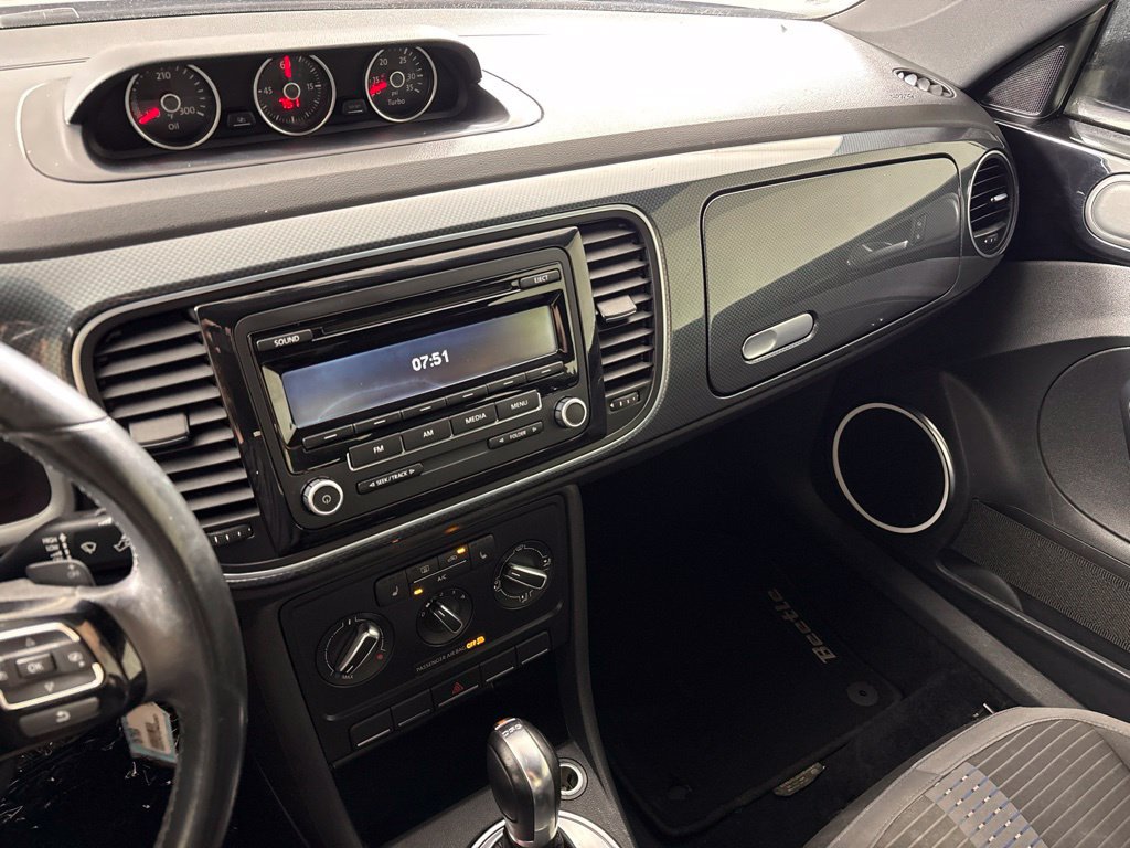 Used 2014 Volkswagen Beetle R-Line FWD image 32