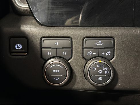 Used 2024 Chevrolet Silverado 2500 LT w/ Convenience Package AWD/4WD image 21