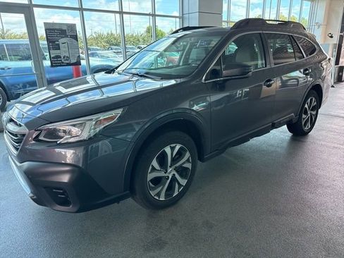 Used 2022 Subaru Outback Limited image 3