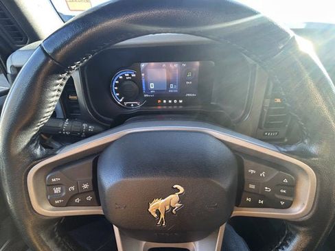 Used 2023 Ford Bronco Badlands image 13