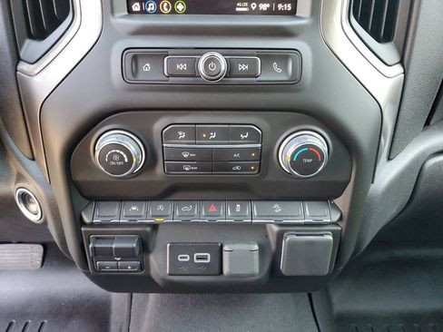 Used 2025 Chevrolet Silverado 1500 Custom Trail Boss AWD/4WD image 31