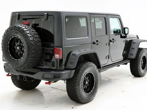 Used 2017 Jeep Wrangler Unlimited Rubicon image 9