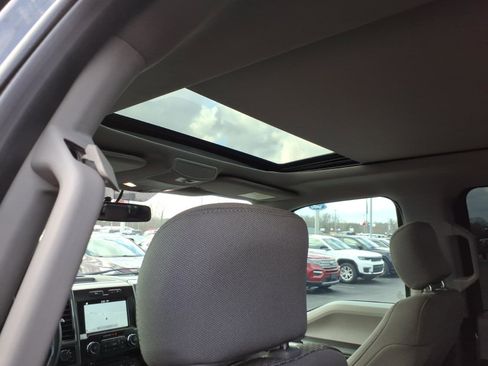 Used 2017 Ford F150 XLT w/ Equipment Group 302A Luxury image 10