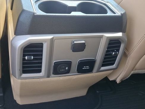 Certified 2020 Ford F350 Lariat w/ Lariat Ultimate Package AWD/4WD image 11