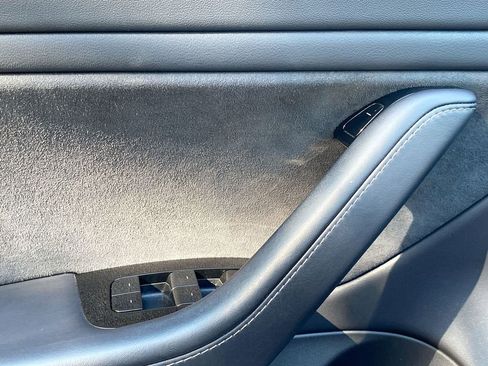 Used 2018 Tesla Model 3 Long Range image 16