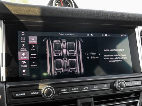 Used 2020 Porsche Macan Base image 32