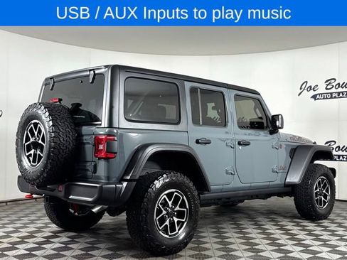 Used 2025 Jeep Wrangler Unlimited Rubicon AWD/4WD image 6