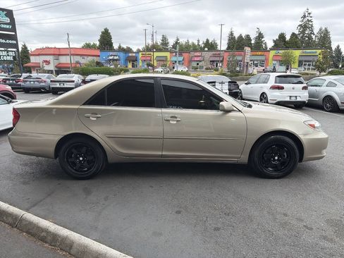 Used 2004 Toyota Camry LE FWD image 9