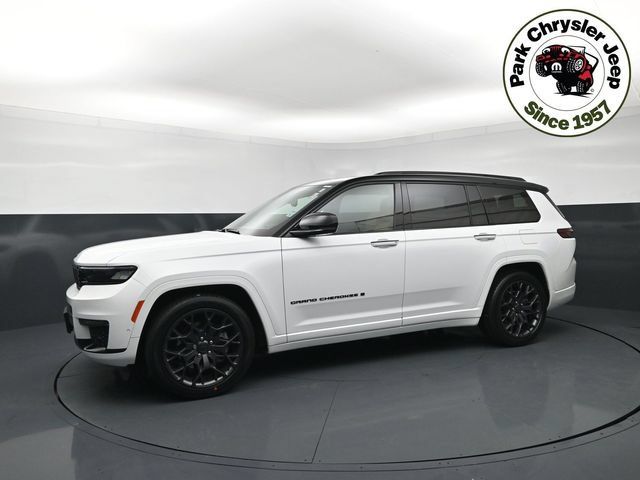 Used 2023 Jeep Grand Cherokee L Summit AWD/4WD image 2