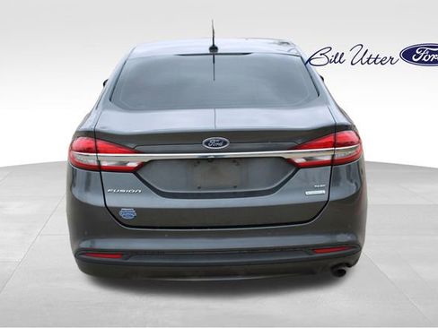 Used 2018 Ford Fusion SE w/ Fusion SE Technology Package image 6
