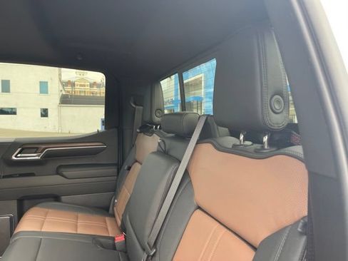 Used 2024 Chevrolet Silverado 1500 High Country AWD/4WD image 20