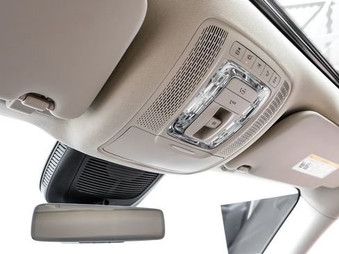 Used 2021 Mercedes-Benz GLE 450 4MATIC w/ AMG Line Exterior image 26