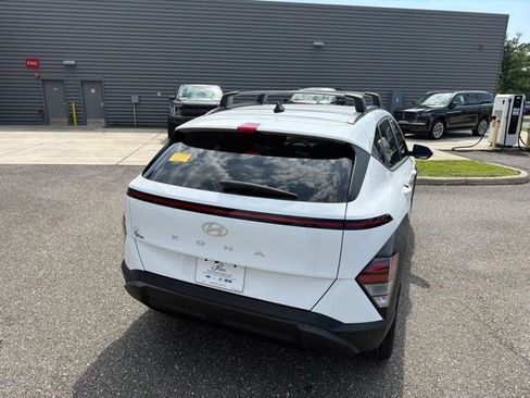 Certified 2024 Hyundai Kona SEL FWD image 5