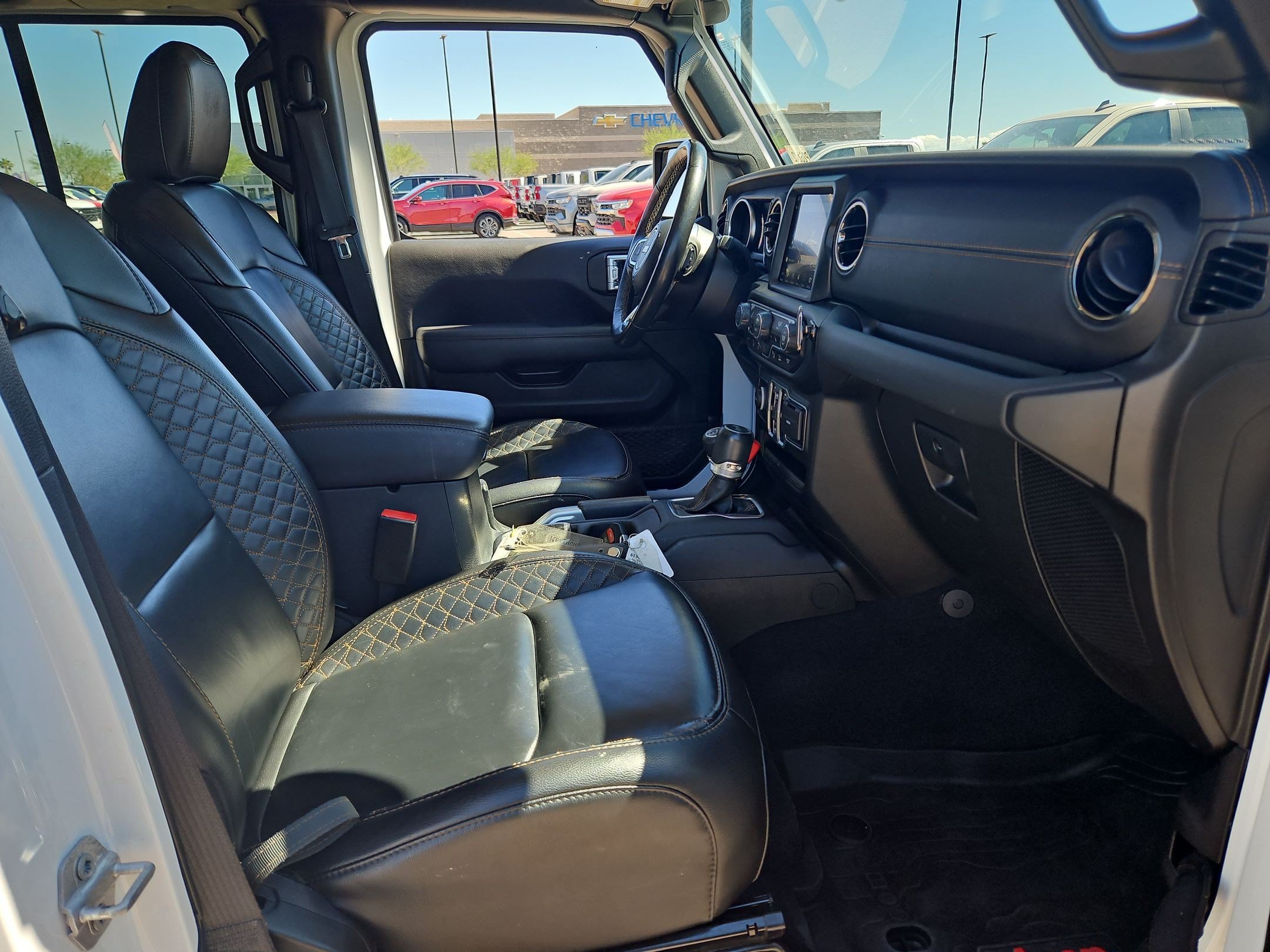 Used 2023 Jeep Wrangler Unlimited Sahara AWD/4WD image 31