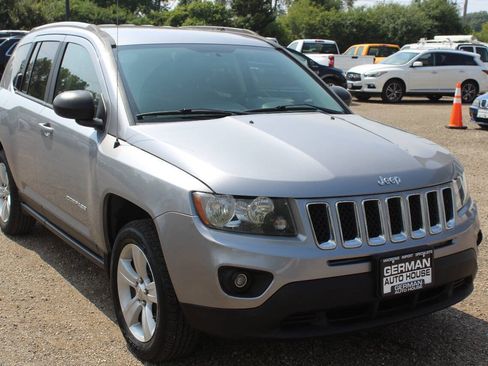 Used 2017 Jeep Compass Sport w/ Power Value Group AWD/4WD image 3
