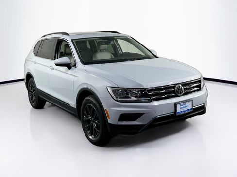 Used 2019 Volkswagen Tiguan SE w/ Panoramic Sunroof Package AWD/4WD image 3