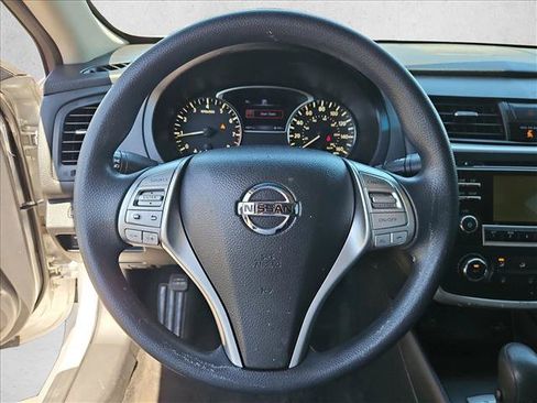 Used 2016 Nissan Altima 2.5 S w/ Power Driver Seat Package FWD image 14