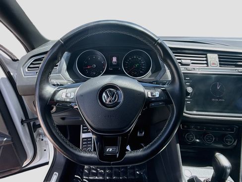 Used 2021 Volkswagen Tiguan SE R-Line FWD image 10
