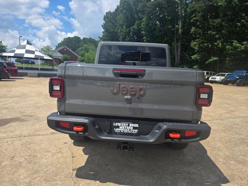 Used 2023 Jeep Gladiator Mojave w/ LED Lighting Group AWD/4WD image 6