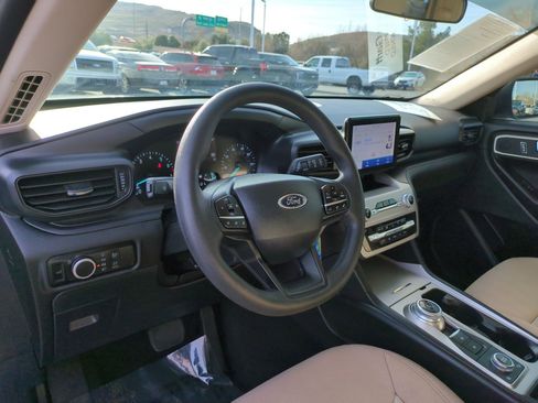 Used 2023 Ford Explorer 4WD w/ Class IV Trailer Tow Package image 14