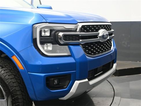 Used 2025 Ford Ranger Lariat w/ Chrome Accent Package image 35