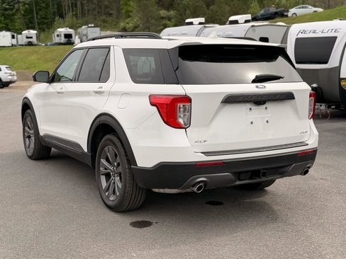 Used 2023 Ford Explorer XLT w/ XLT Sport Appearance Package AWD/4WD image 7