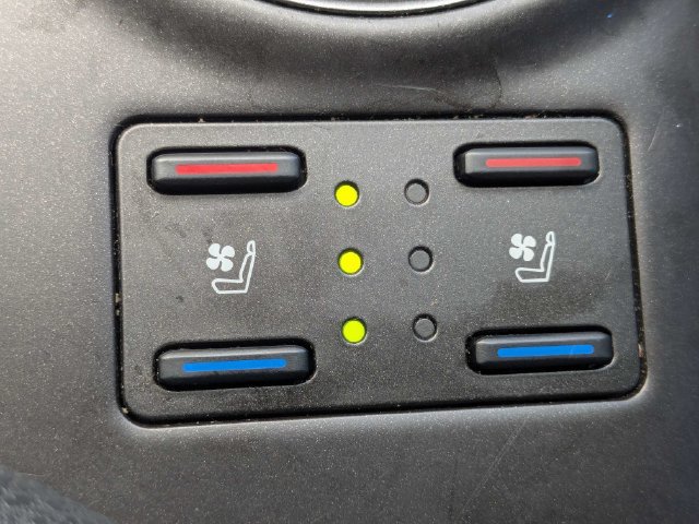 Used 2021 Toyota Camry XSE w/ Navigation Package FWD image 32