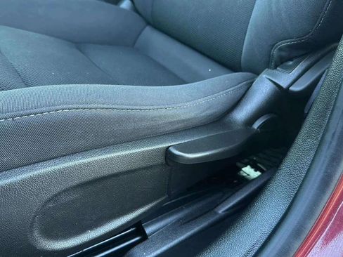 Used 2016 Chevrolet Cruze LT w/ Technology Package image 12