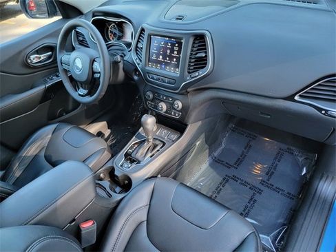 Certified 2023 Jeep Cherokee Altitude Lux image 25