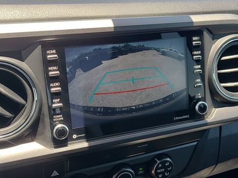 Used 2020 Toyota Tacoma TRD Sport AWD/4WD image 25