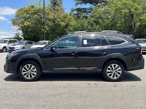 Used 2023 Subaru Outback Premium AWD/4WD image 10