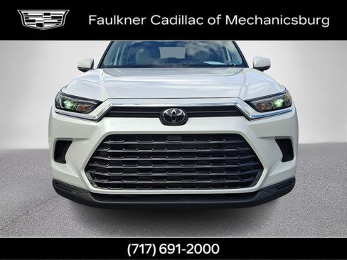 Used 2024 Toyota Grand Highlander XLE image 2