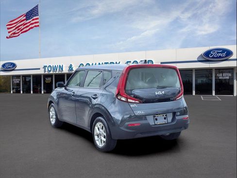 Used 2022 Kia Soul LX w/ Technology Package image 5