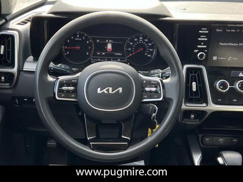 Used 2022 Kia Sorento LX image 24