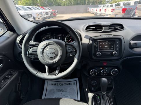 Used 2016 Jeep Renegade Latitude AWD/4WD image 22