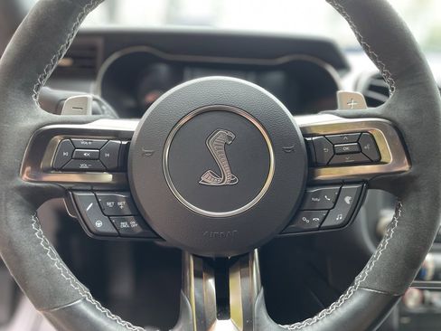 Used 2021 Ford Mustang Shelby GT500 w/ Technology Package image 14