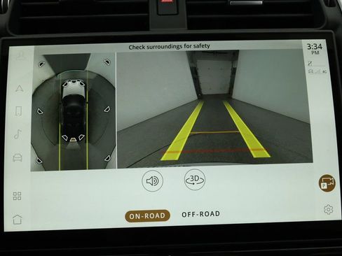 Used 2024 Land Rover Discovery S image 17