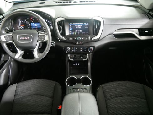 Used 2024 GMC Terrain SLE AWD/4WD image 10